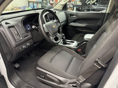 Used 2022 Chevrolet Colorado LT w/ LT Convenience Package image 13