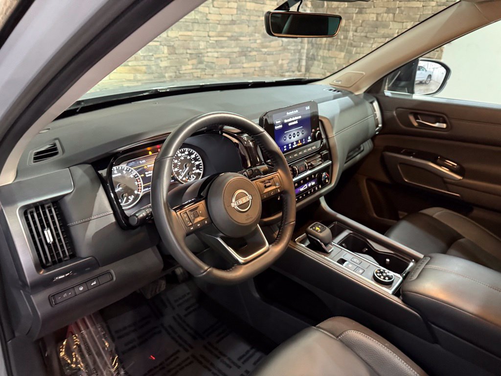 Certified 2024 Nissan Pathfinder SL w/ SL Premium Package AWD/4WD image 13