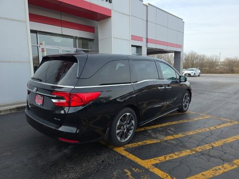 Used 2022 Honda Odyssey Elite image 3