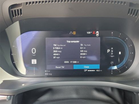 Used 2025 Volvo XC60 B5 Core image 10