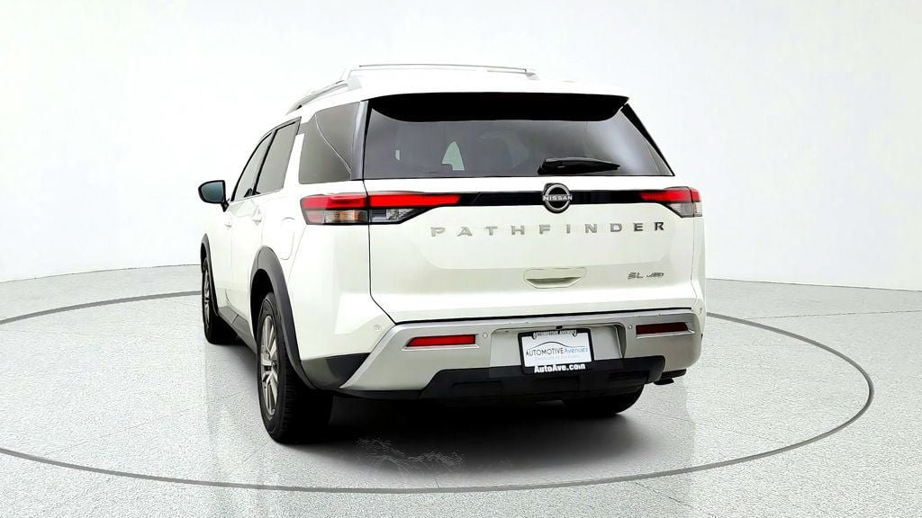 Used 2023 Nissan Pathfinder SL AWD/4WD image 6