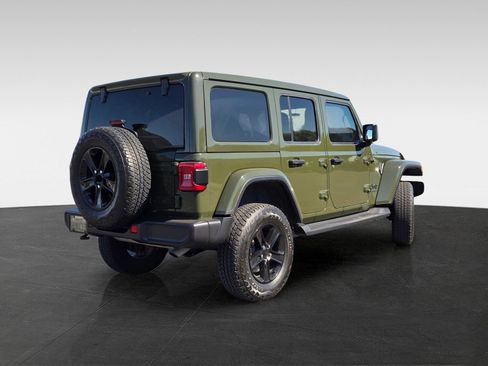 Used 2021 Jeep Wrangler Unlimited Sahara AWD/4WD image 5