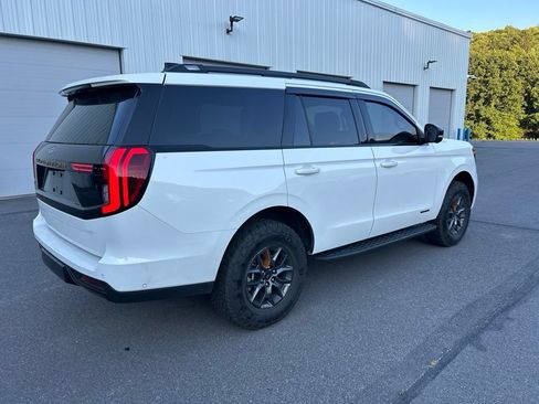 Used 2025 Ford Expedition Tremor AWD/4WD image 11