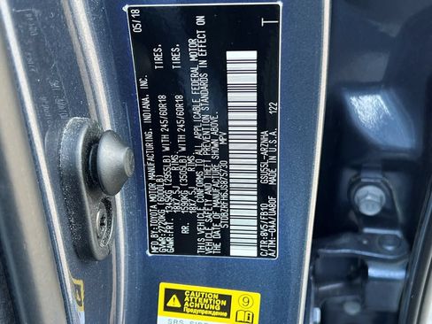Used 2018 Toyota Highlander LE AWD/4WD image 31