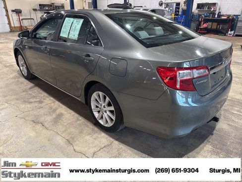 Used 2014 Toyota Camry XLE image 4