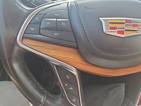 Used 2018 Cadillac XT5 Platinum w/ Driver Assist Package AWD/4WD image 14