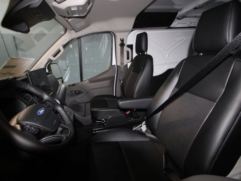 New 2026 Ford Transit 250 Low Roof RWD image 3
