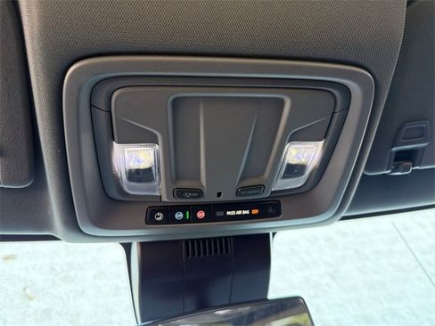 Used 2022 GMC Sierra 1500 Elevation image 21