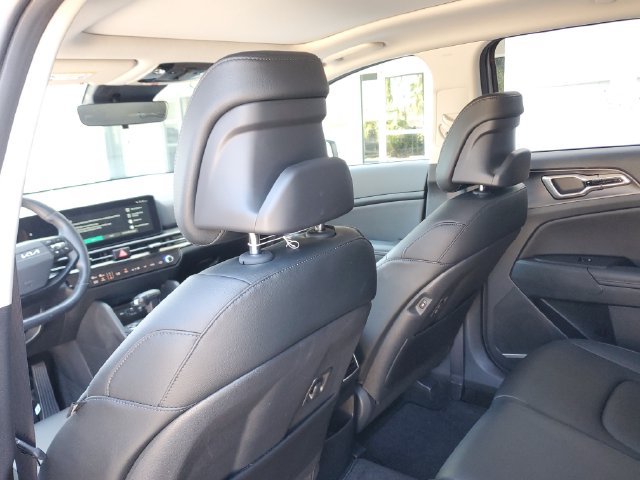 Certified 2026 Kia Sportage EX w/ EX Panorama Roof Package FWD image 11