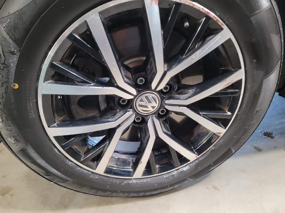 Used 2021 Volkswagen Tiguan SE w/ Panoramic Sunroof Package FWD image 31