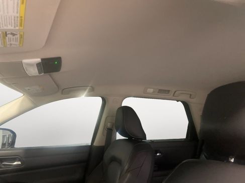 Used 2023 Nissan Pathfinder SL w/ Lighting Package (N92) image 17