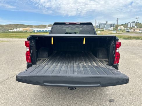 Used 2025 Chevrolet Silverado 1500 Custom Trail Boss w/ Dark Appearance Package AWD/4WD image 23