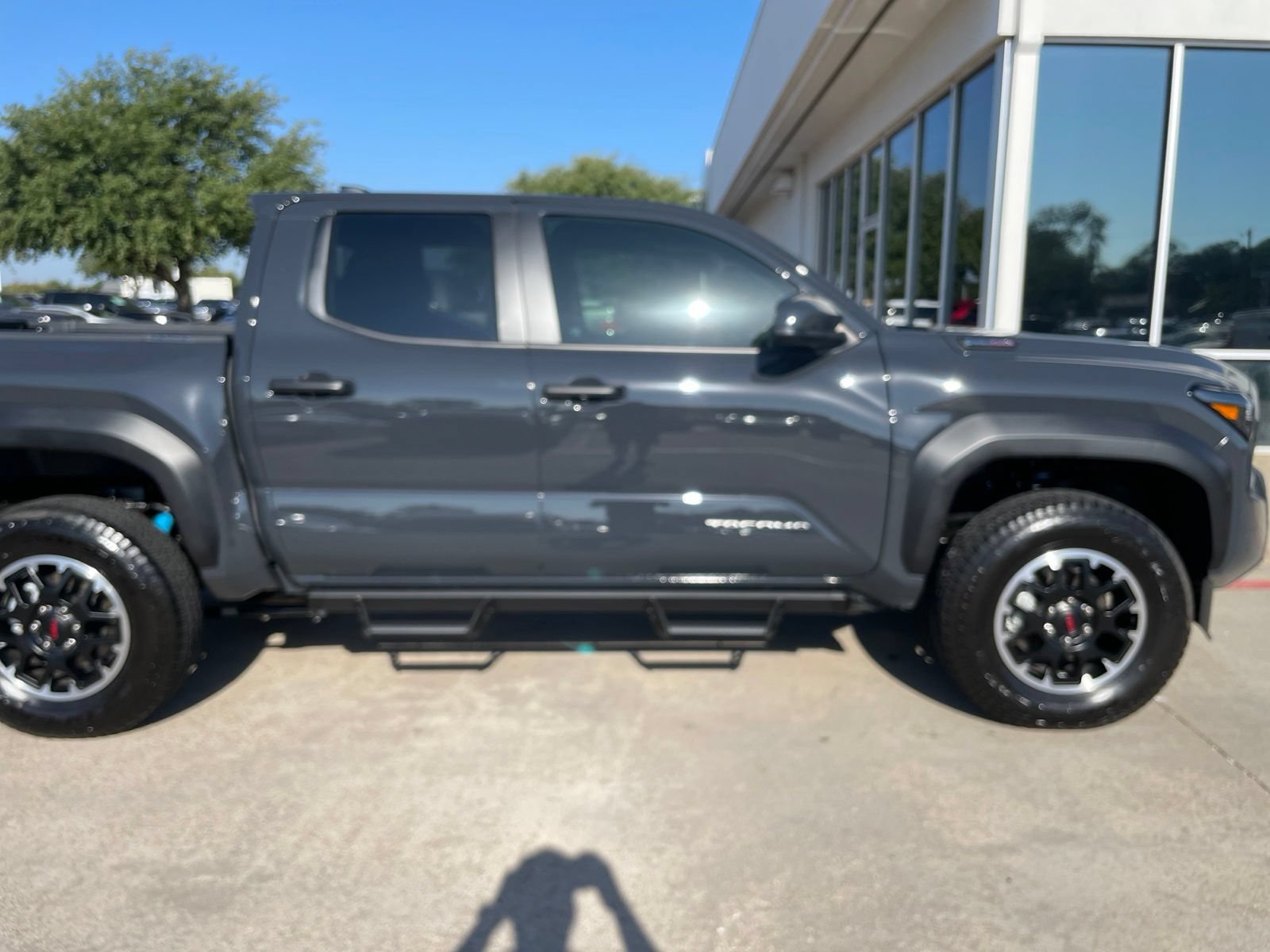 Used 2025 Toyota Tacoma TRD Off-Road AWD/4WD image 5