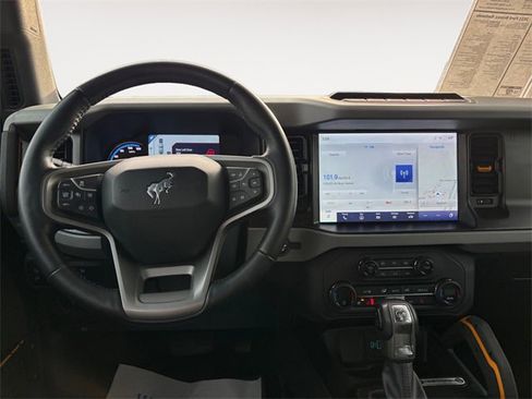 Used 2021 Ford Bronco Badlands image 12