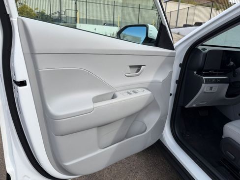 Used 2025 Hyundai Kona SEL image 20