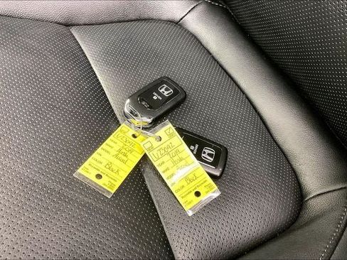 Used 2019 Honda Accord Touring image 14