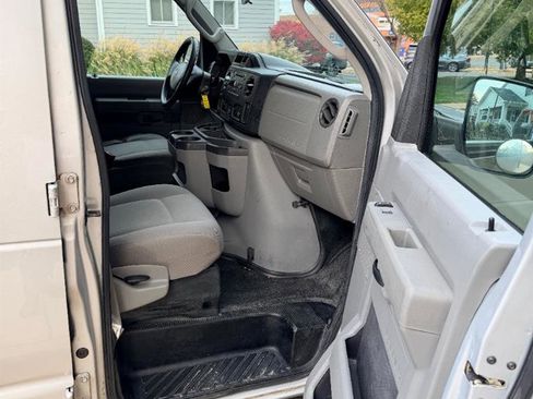 Used 2009 Ford E-250 and Econoline 250 image 3