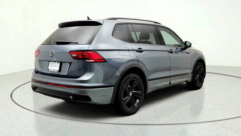Used 2023 Volkswagen Tiguan SE R-Line FWD image 5