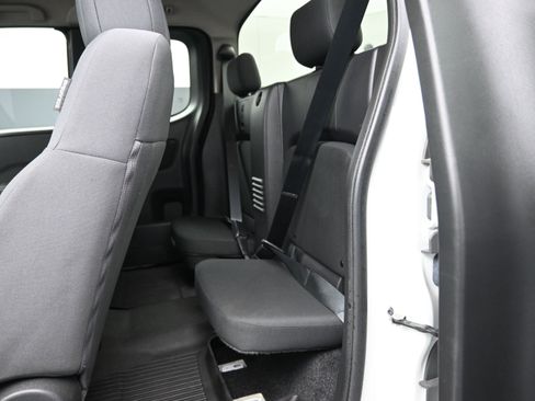 Used 2024 Nissan Frontier S w/ Technology Package image 17