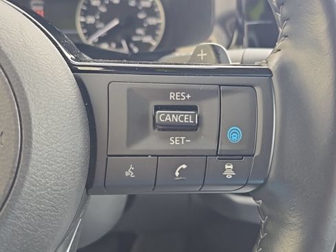 Used 2025 Nissan Pathfinder SL AWD/4WD image 20
