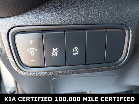 Certified 2025 Kia Soul LX image 17
