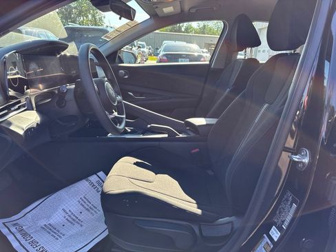 Used 2024 Hyundai Elantra SEL FWD image 12