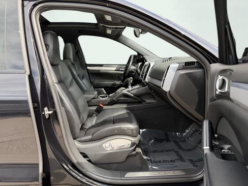 Used 2013 Porsche Cayenne GTS AWD/4WD image 32
