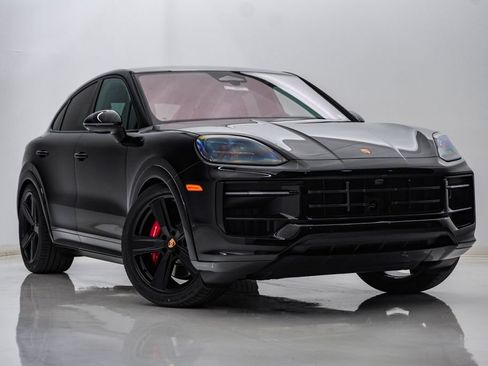 New 2026 Porsche Cayenne GTS AWD/4WD image 8