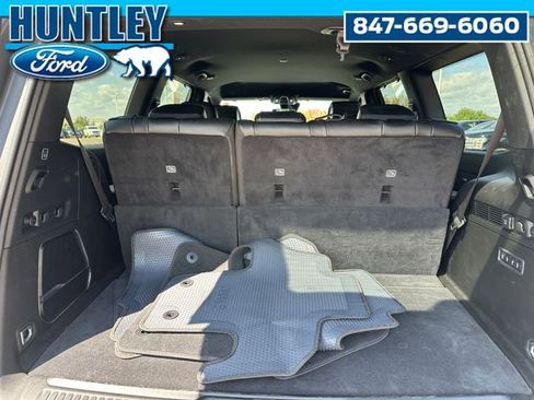 Used 2023 Jeep Wagoneer Series III w/ Convenience Group I image 9