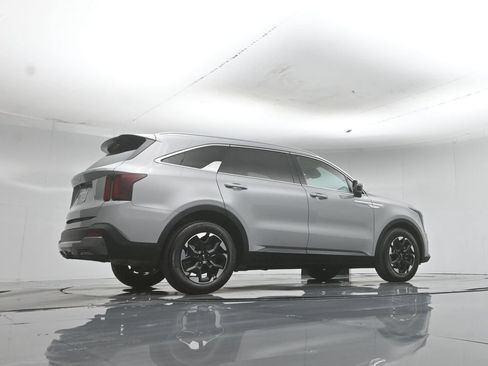 Used 2025 Kia Sorento S w/ Panoramic Sunroof Package FWD image 54