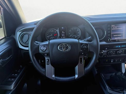 Used 2021 Toyota Tacoma TRD Off-Road w/ Technology Package AWD/4WD image 15