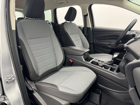 Used 2019 Ford Escape S image 27