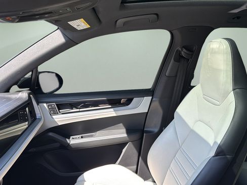 Used 2024 Porsche Cayenne S AWD/4WD image 20