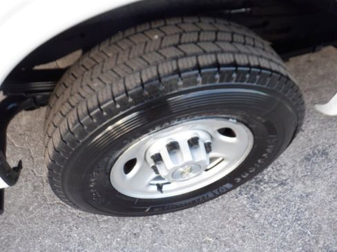 Used 2020 Chevrolet Express 2500 Bins AND Racks w/ Driver Convenience Package image 10