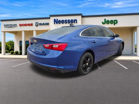 Used 2023 Chevrolet Malibu LS FWD image 7