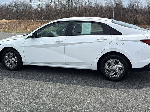 Used 2026 Hyundai Elantra SE FWD image 11