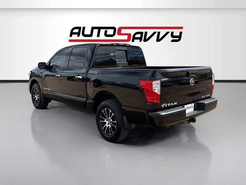 Used 2021 Nissan Titan SV w/ SV Convenience Package AWD/4WD image 5