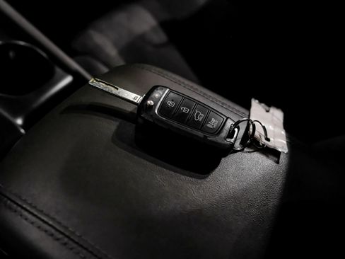 Used 2019 Hyundai Santa Fe SE image 49