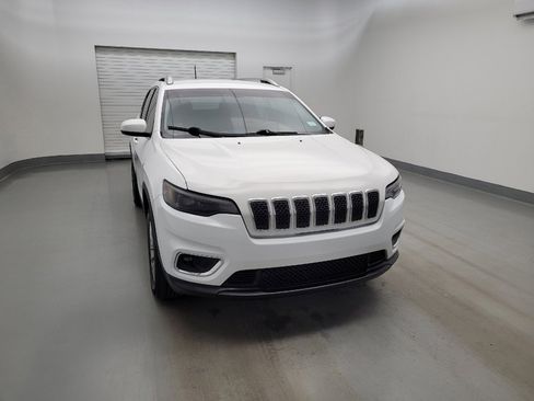 Used 2019 Jeep Cherokee Latitude Plus w/ Cold Weather Group AWD/4WD image 14