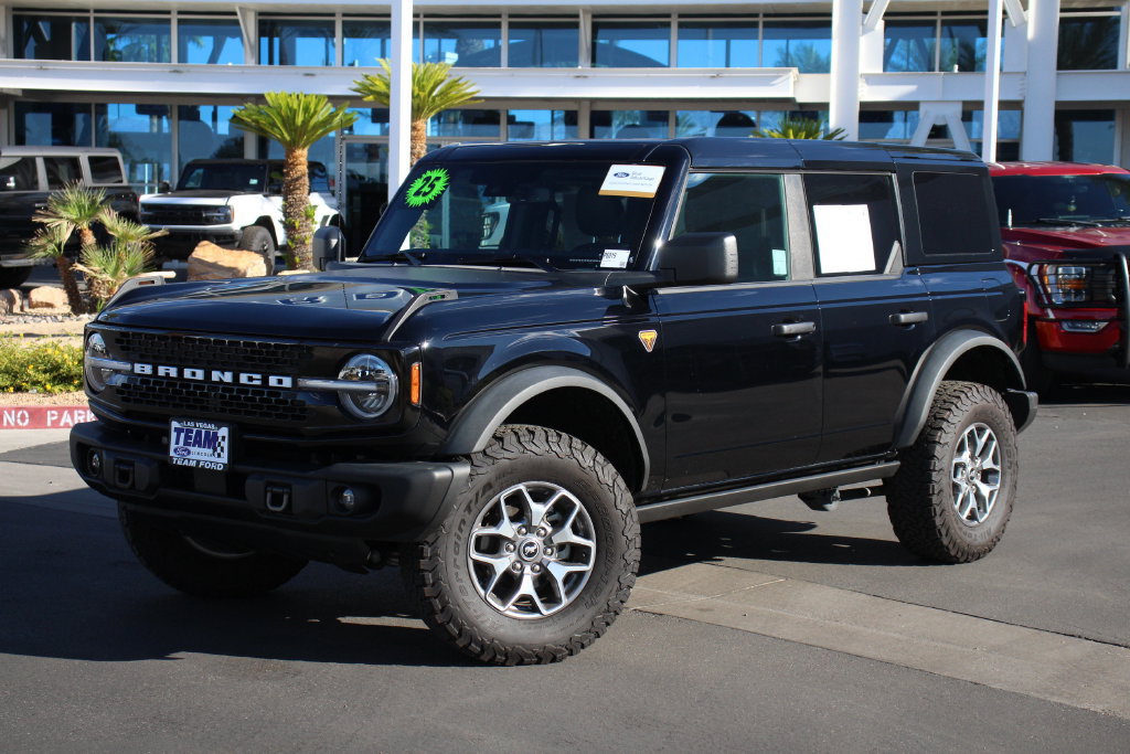 Certified 2025 Ford Bronco Badlands AWD/4WD image 1