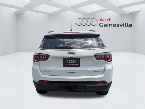 Used 2022 Jeep Compass Latitude w/ Sun and Sound Group AWD/4WD image 7