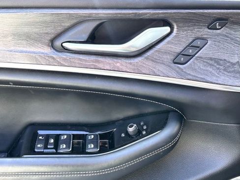 Used 2022 Jeep Grand Cherokee L Overland w/ Luxury Tech Group IV image 22