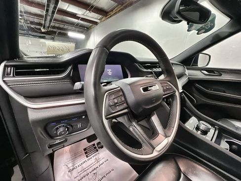 Used 2024 Jeep Grand Cherokee Limited 4xe AWD/4WD image 10