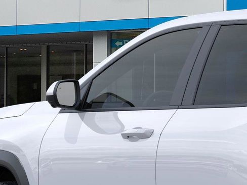 New 2025 Chevrolet Equinox LT w/ Safety and Technology Package image 12