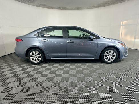 Used 2024 Toyota Corolla LE FWD image 2