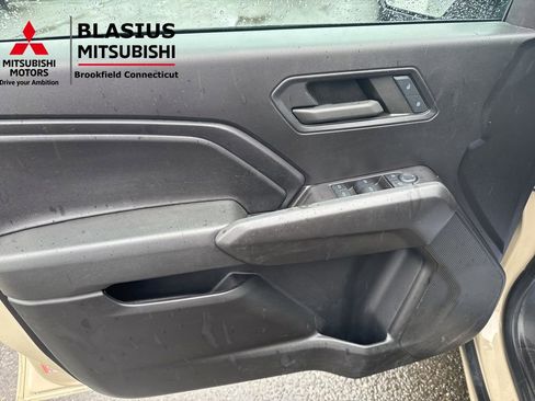 Used 2024 Chevrolet Colorado W/T RWD image 19