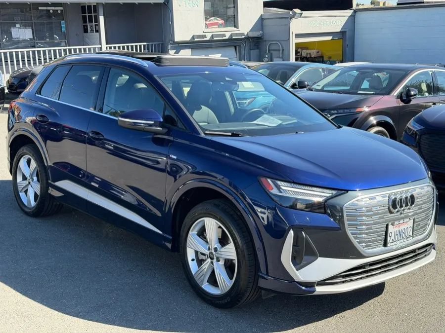 Used 2023 Audi Q4 e-tron Prestige AWD/4WD image 2