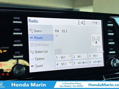 Used 2022 Toyota Sienna XLE image 22