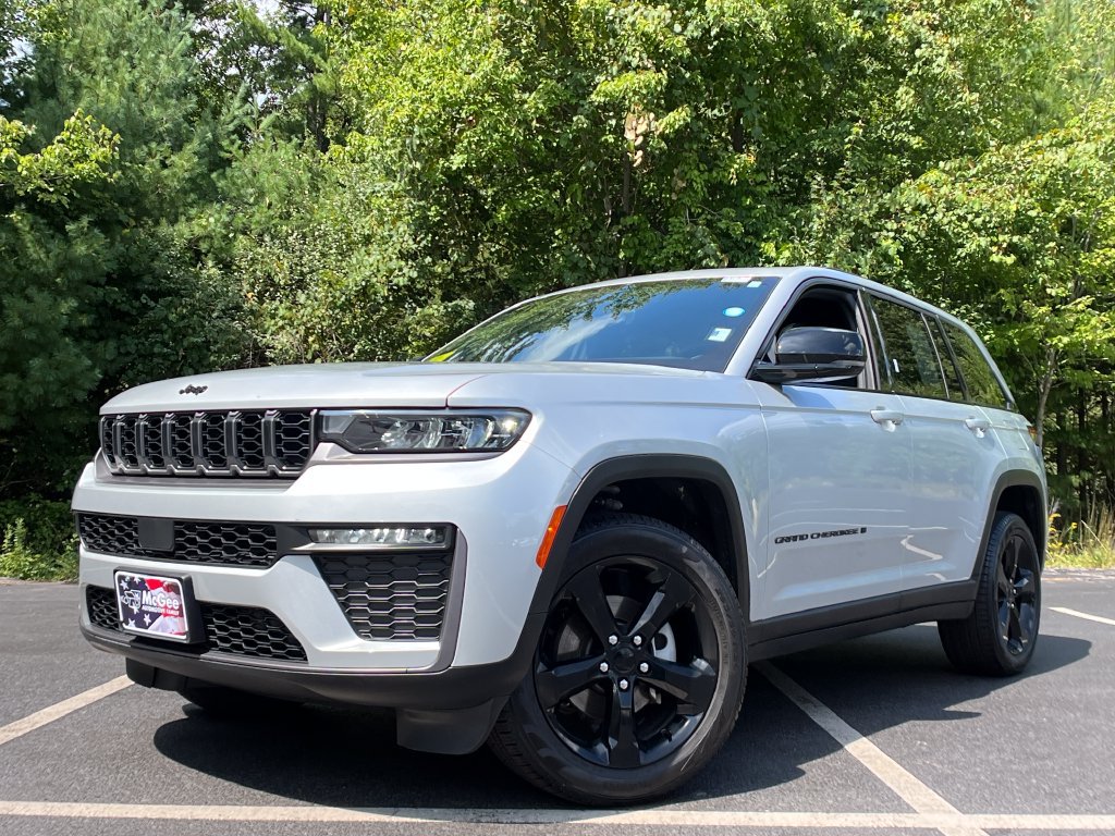 Used 2026 Jeep Grand Cherokee Limited w/ Limited Altitude Package AWD/4WD 360° Tour
