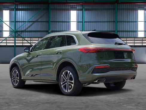 Used 2025 Audi Q5 Premium Plus w/ Premium Plus AWD/4WD image 3